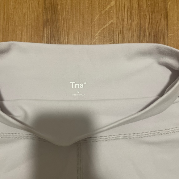 Aritzia biker shorts - Picture 2 of 5